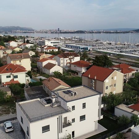 Apartmani Le-Lu Kaštela Eksteriør bilde