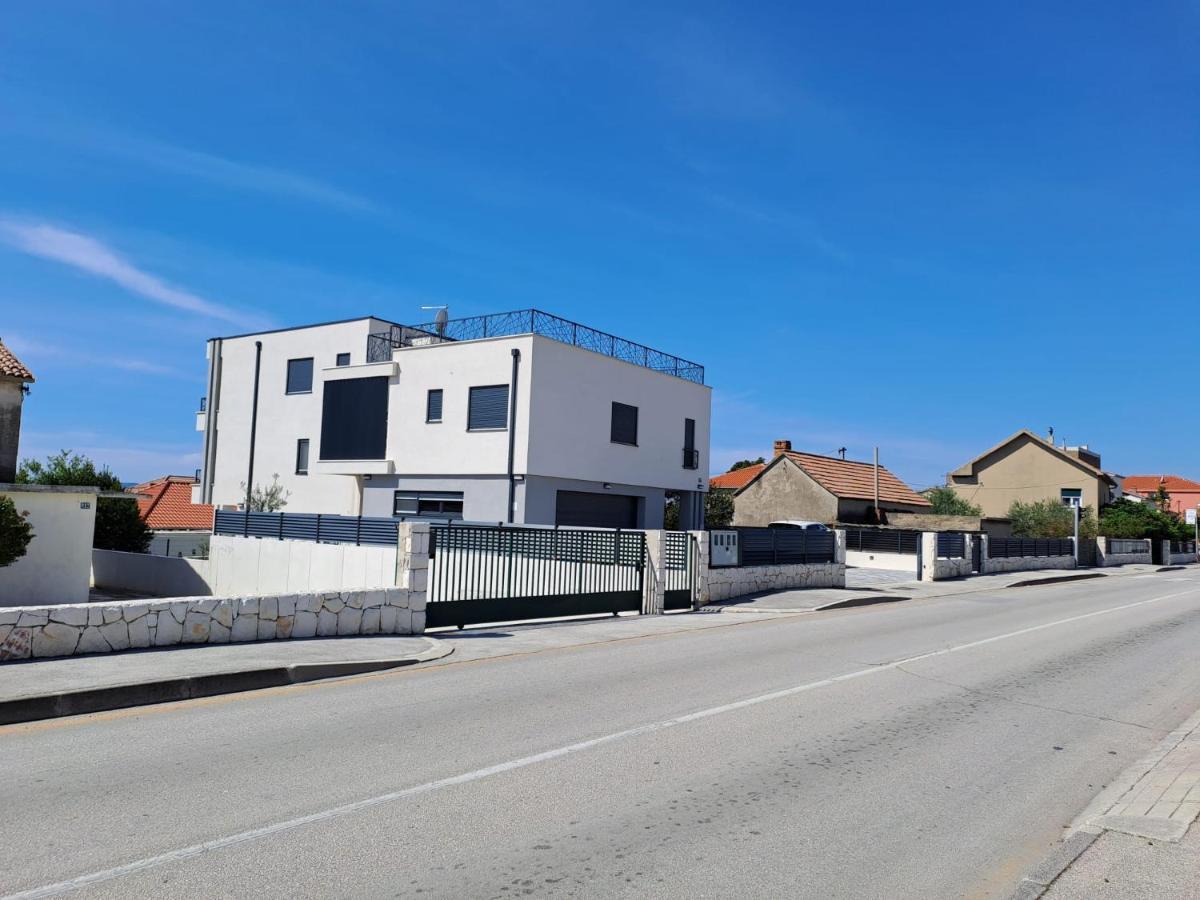 Apartmani Le-Lu Kaštela Eksteriør bilde