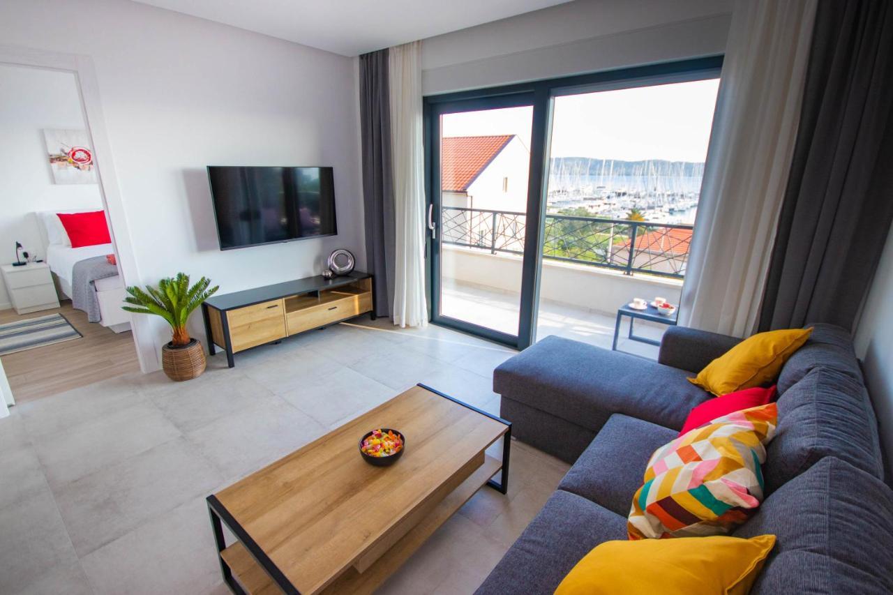 Apartmani Le-Lu Kaštela Eksteriør bilde