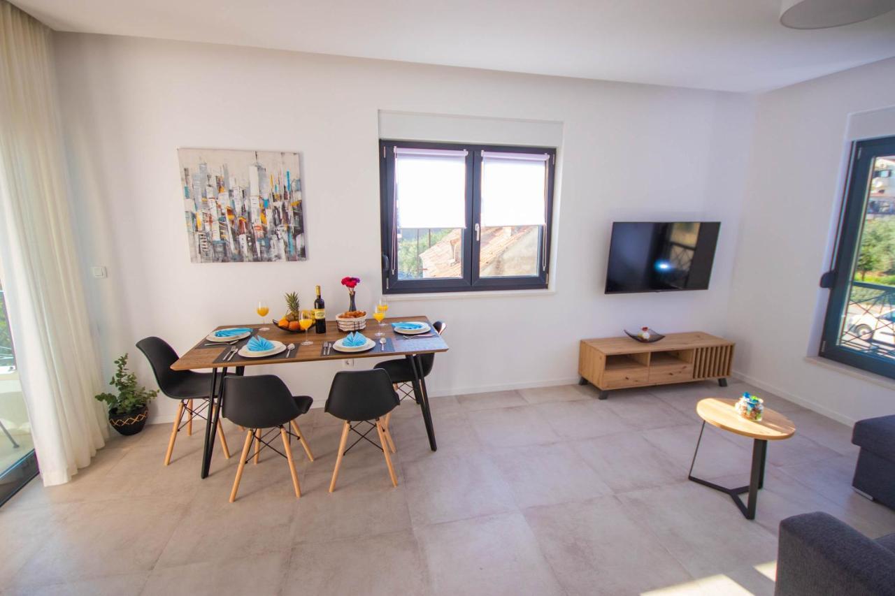 Apartmani Le-Lu Kaštela Eksteriør bilde
