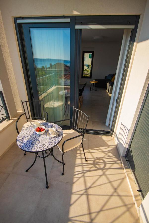 Apartmani Le-Lu Kaštela Eksteriør bilde