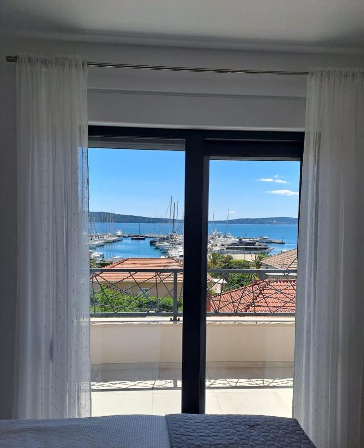 Apartmani Le-Lu Kaštela Eksteriør bilde