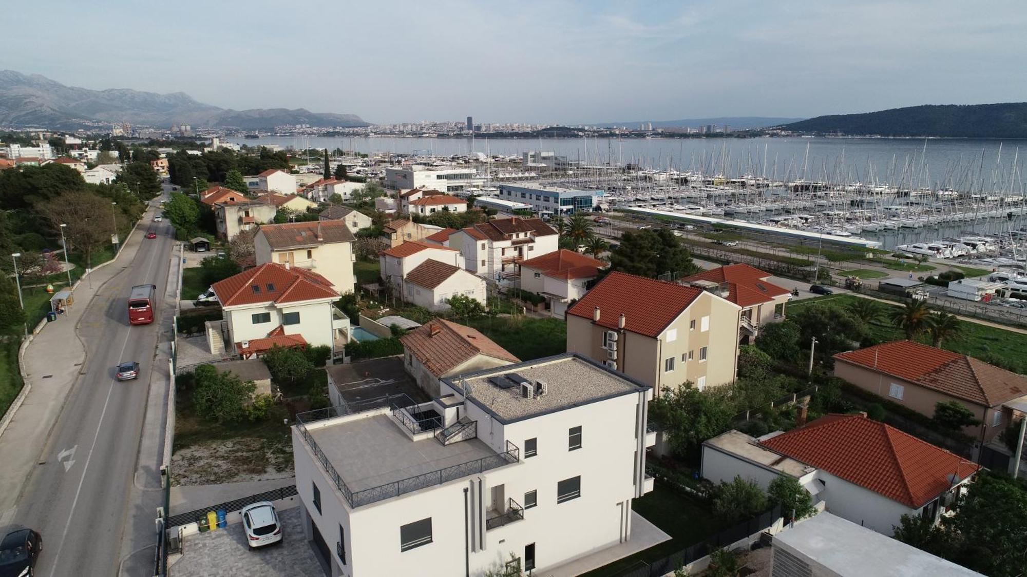 Apartmani Le-Lu Kaštela Eksteriør bilde